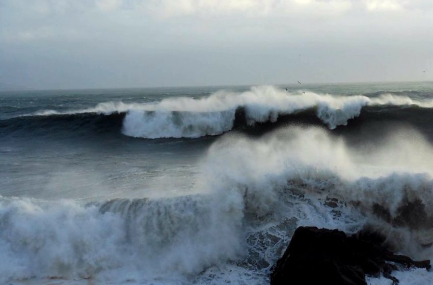 Marejadas afectarán a 14 regiones de Chile entre el 26 y el 28 de agosto