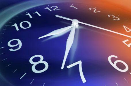 Chile cambia la hora en septiembre: revisa cuándo comienza el horario de verano