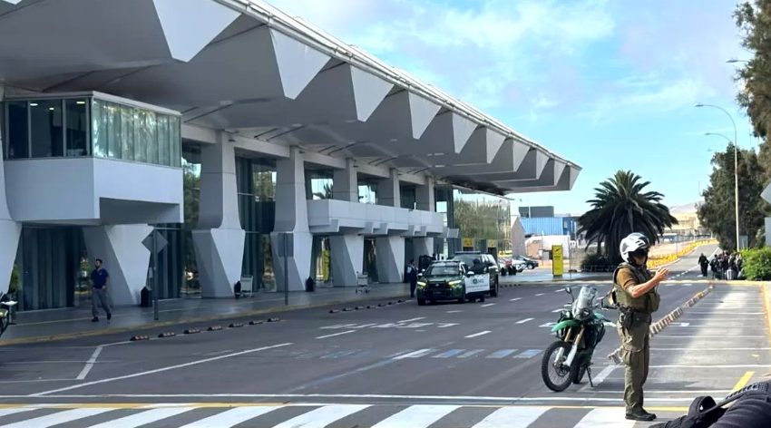  Evacúan terminal de pasajeros del aeropuerto de Antofagasta por bulto abandonado