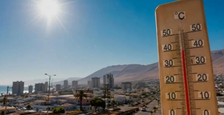  Antofagasta se prepara para máximas de hasta 35 °C y Salud refuerza medidas de autocuidado