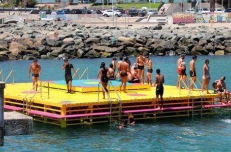 Marejadas dejaron inclinada la Balsa Municipal de Antofagasta y realizarán reparaciones