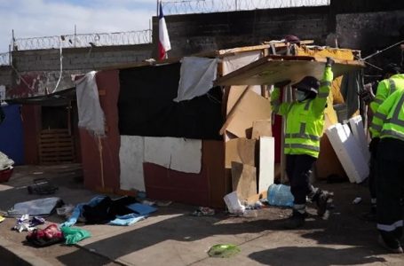 Operativo municipal elimina rucos en cercanías del Cementerio General de Antofagasta